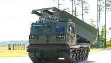 美军接收改进型M270A2火箭炮，火力凶猛，最远射程可达500公里