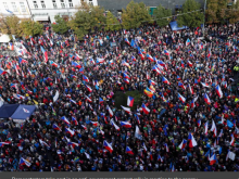 捷克本月第二次示威抗议：民众不满能源价格要求军事中立