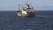 太平洋上，中国渔船“硬刚”美海岸警卫队，外交部也没惯着它
