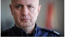 波兰警察总局局长因爆炸受伤入院，原因竟然是这个……