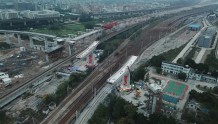 广湛高铁两座T构连续梁成功转体上跨5条铁路
