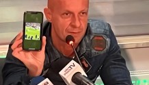 不忍了！世界杯主裁判掏出手机，亮出图片证据：驳斥法国队的质疑